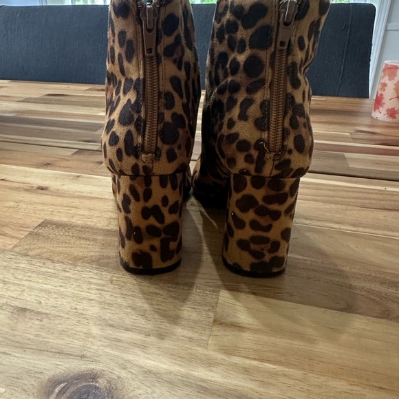 Chunky heel leopard boots - Picture 2 of 3